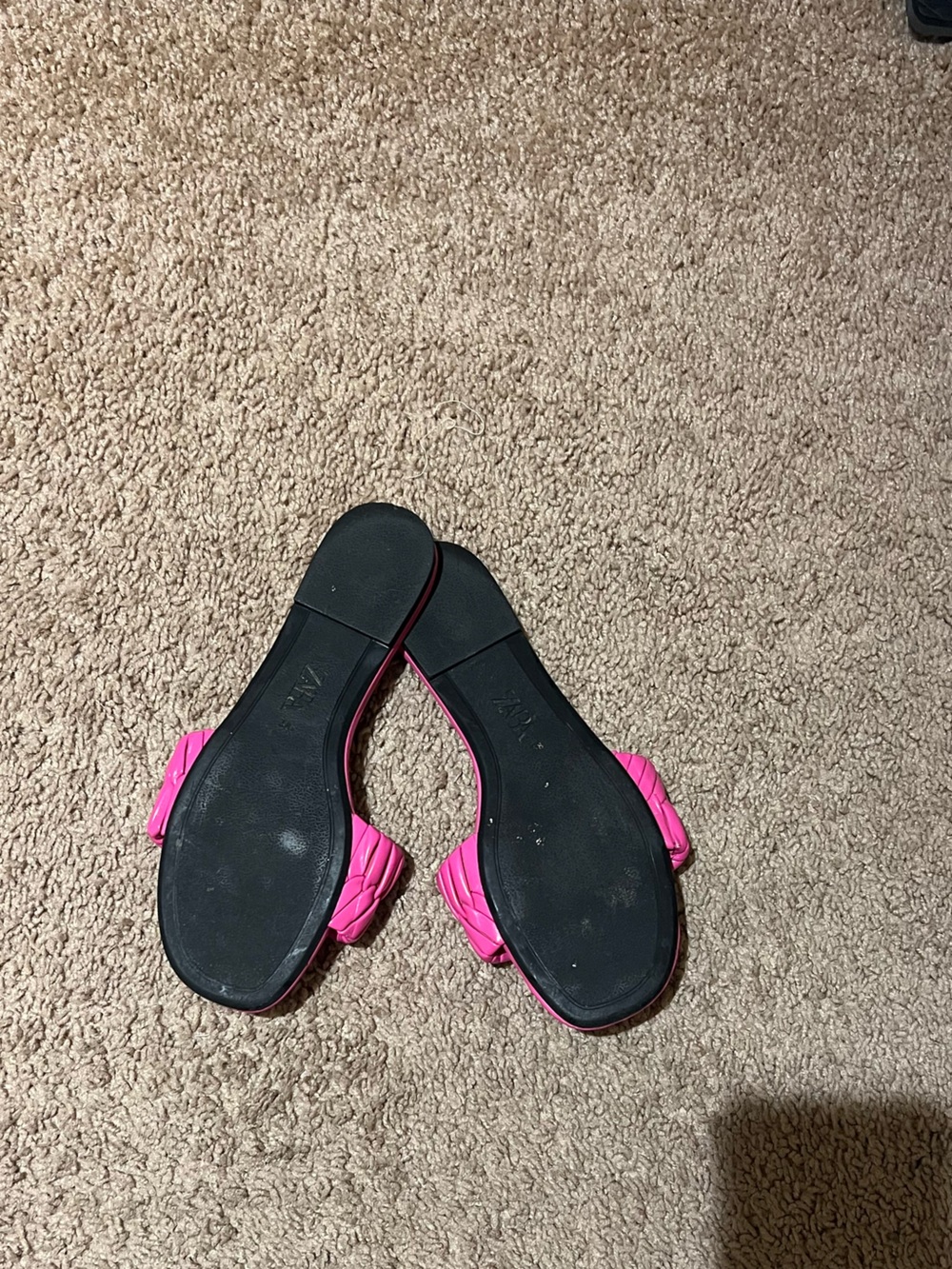 Pink sandals - Picture 2 of 2